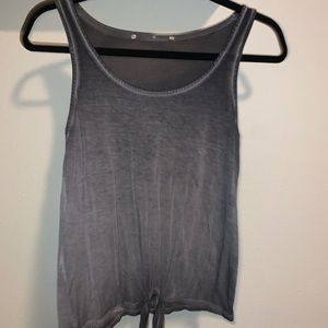 grey tank top
